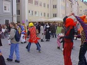 Wir schwingen das Tanzbein!